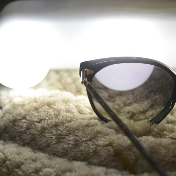 Louis Vuitton First Square Sunglasses - Picture 12 of 14